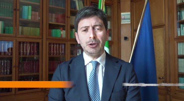 Speranza: “Confronto con le professioni sanitarie sul Pnrr”