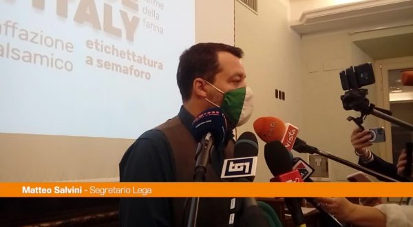 Immigrazione, Salvini: “Difendere i confini”