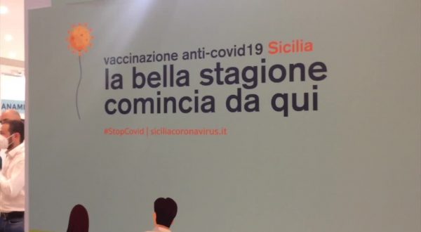 Vaccino, apre hub in un Centro commerciale a Palermo