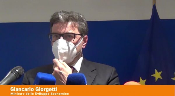 Alitalia, Giorgetti “Discontinuità indispensabile”