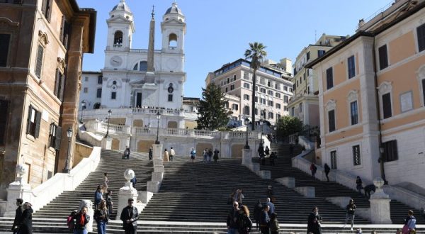 Turismo riparte dall’estate ma livelli pre-covid restano lontani