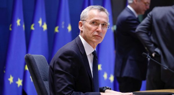 Stoltenberg “Dall’alleanza Russia-Cina nuovi pericoli per la Nato”