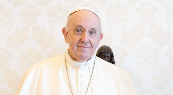 Papa Francesco “I bambini sono il futuro, garantirne salute e serenità”