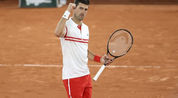 Djokovic vince in rimonta il Roland Garros, Tsitsipas ko