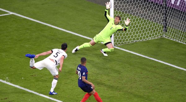 Francia-Germania 1-0, decisivo l’autogol di Hummels