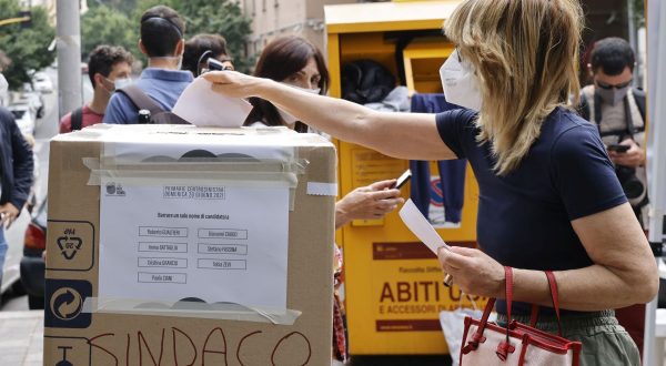 Lepore e Gualtieri vincono le primarie a Bologna e a Roma