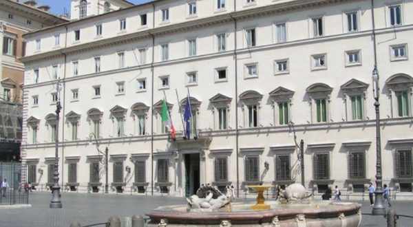 Licenziamenti, raggiunto accordo tra governo e parti sociali