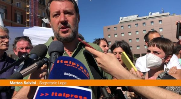 Migranti, Salvini: “Lamorgese difenda la legalità”