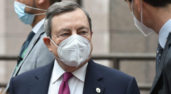 Draghi “Fiducia per il futuro, ma la pandemia non è finita”