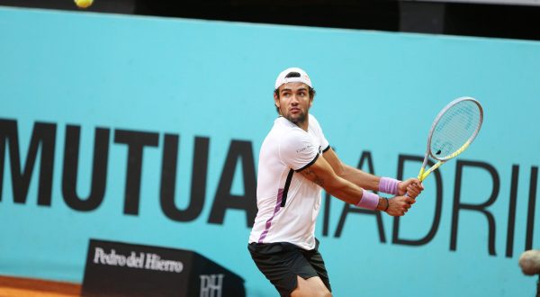 Berrettini e Sonego avanzano a Londra, Giorgi e Mager Ko