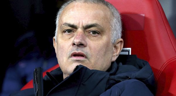 Mourinho “La Roma vuole costruire una squadra e un futuro vincenti”