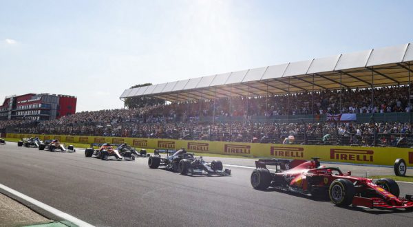 Hamilton vince a Silverstone, Leclerc secondo