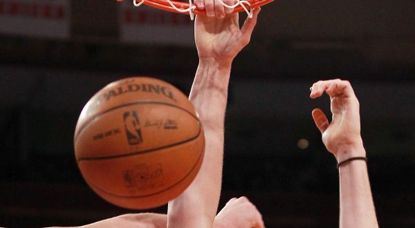 Bucks sul trono Nba dopo 50 anni, Phoenix si arrende 4-2