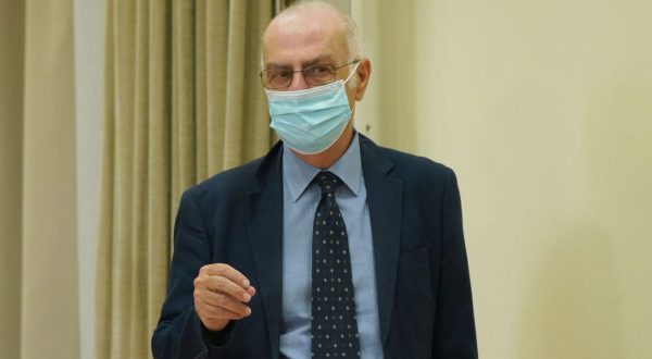 Covid, Rezza “Situazione si sta complicando, importante vaccinarsi”