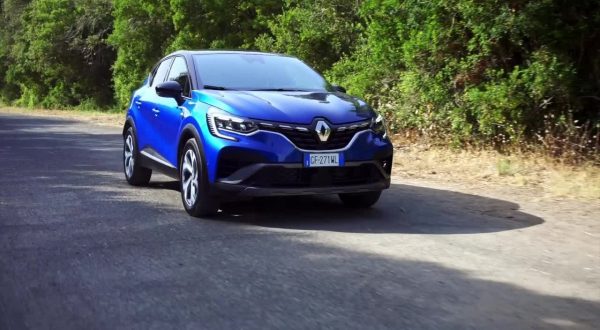 Renault lancia nuova Captur con tecnologia E-Tech Hybrid 145