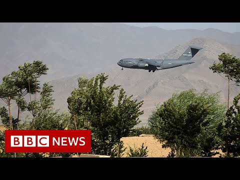 Last US and Nato forces leave key Afghanistan base – BBC News