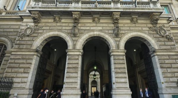 Bankitalia, nuovo record debito, a giugno 2.696,2 mld