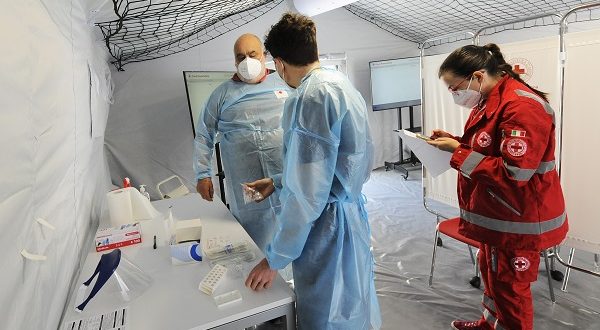 In Sicilia 1.377 nuovi casi di Covid e 16 decessi, salgono i ricoveri