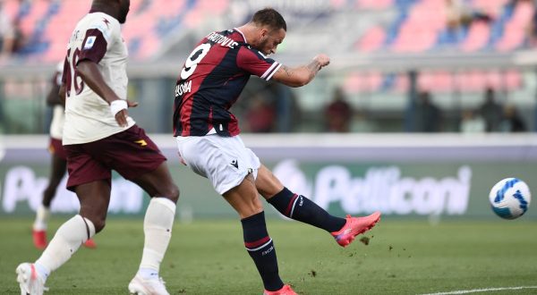 Bologna-Salernitana 3-2, doppio De Silvestri e Arnautovic