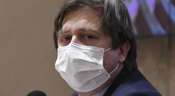 Sileri “80% vaccinati a metà settembre oppure si valuterà obbligo”