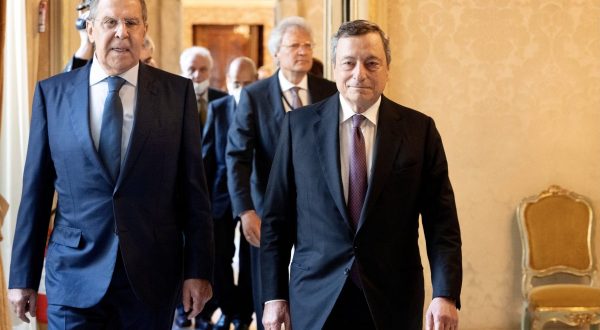 Draghi incontra Lavrov, Afghanistan e Libia tra i temi sul tavolo