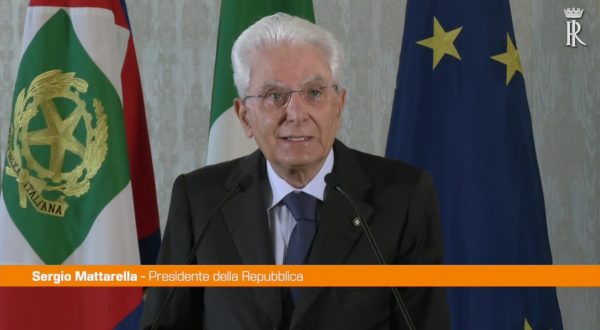 Covid, Mattarella: “Vaccinarsi un dovere, è lo strumento più efficace”