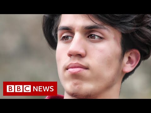 Afghan footballer falls to death from US plane in Kabul – BBC News