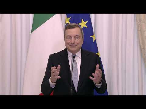 Il saluto del Presidente del Consiglio Mario Draghi prima della pausa estiva