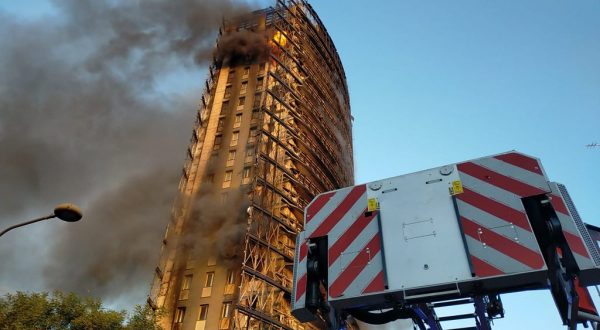 Incendio Milano, da Banca Mediolanum 100.000 euro alla Torre dei Moro