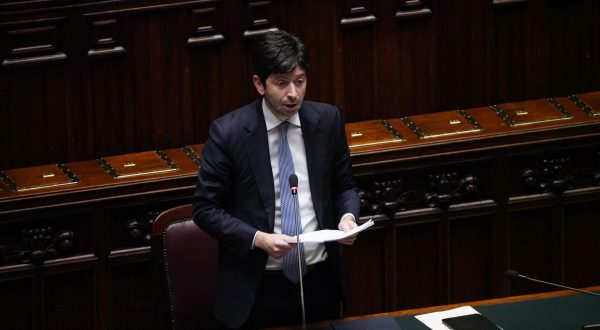 Speranza “Non escludiamo l’obbligo vaccinale se è necessario”