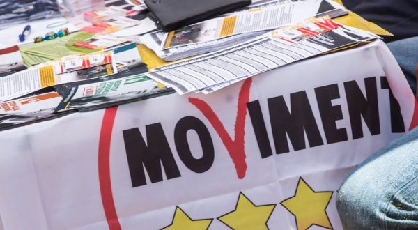 Assalto al gazebo M5s a Milano, perquisiti 4 no Green Pass