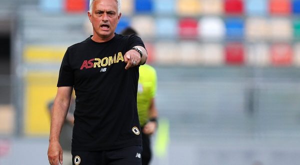 Mourinho “Roma in crescita, ma diversa dalle altre big”