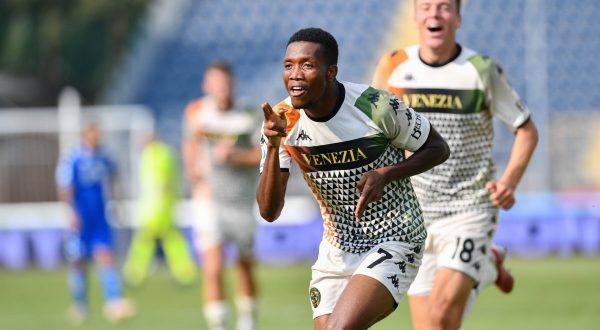 Henry e Okereke, il Venezia vince 2-1 a Empoli