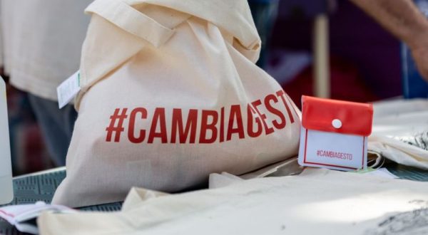 Terza tappa tour di #Cambiagesto contro inquinamento da mozziconi