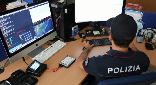 Pedopornografia online, 13 arresti in tutta Italia