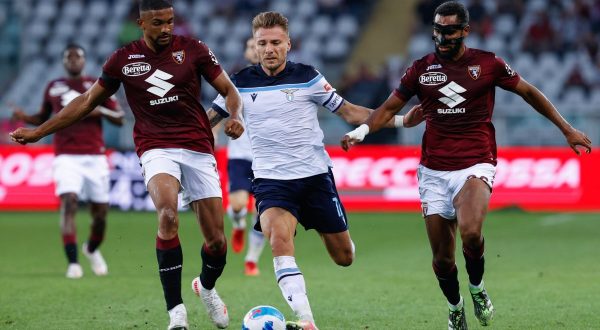 Immobile su rigore risponde a Pjaca, Torino-Lazio 1-1