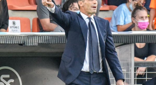 Allegri “Milanesi e Napoli favorite, noi in ritardo”