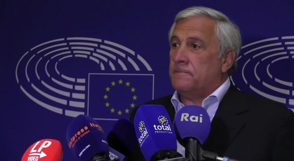 Vaccino, Tajani “Immunità di gregge per ripresa”