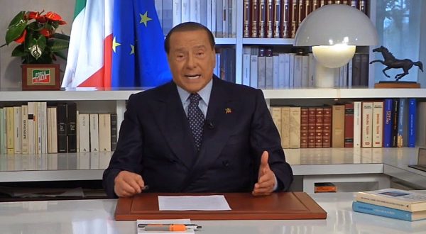 Berlusconi “Se si indebolisce centro liberale sinistra torna al potere”