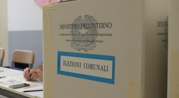 Amministrative, affluenza in calo al 54,69%