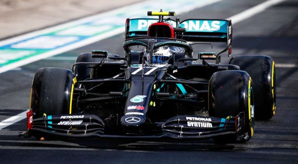 Bottas conquista la pole position del Gp di Turchia