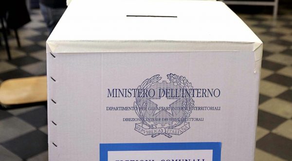 Amministrative, seggi aperti in Sicilia