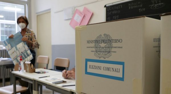 Amministrative, in Sicilia premiato asse Pd-M5s e bassa affluenza