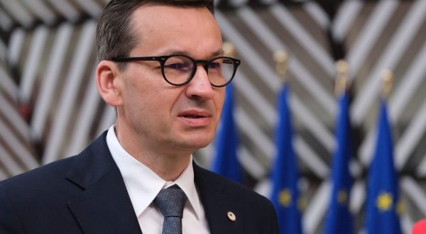 Polonia, Morawiecki “Non accettiamo ricatti dall’Ue”