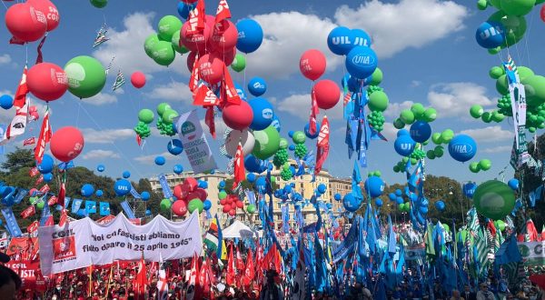 A Roma al via “Mai più fascismi”, Landini “La piazza è di tutti”