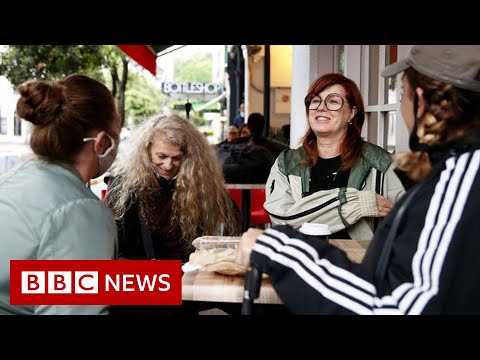 Australians celebrate end of 107-day Sydney Covid lockdown – BBC News