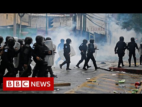 Riot police deployed in Guatemala after protesters breach Congress – BBC News