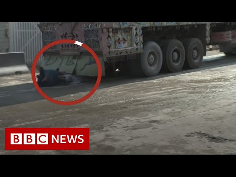 The Afghan children hiding under moving lorries – BBC News