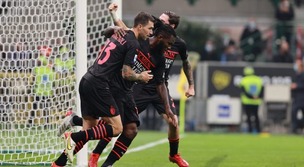 Da 0-2 a 3-2, Verona ko, il Milan vola in testa