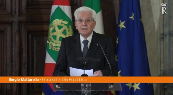 Mattarella “Determinazione e speranza per la ripartenza”